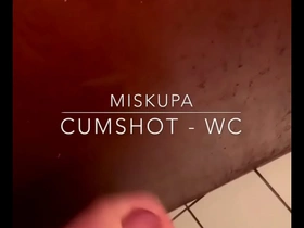 Miskupa  - cumshot - wc öffentlich