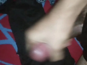 Teen guy masturbate then cum on the socks